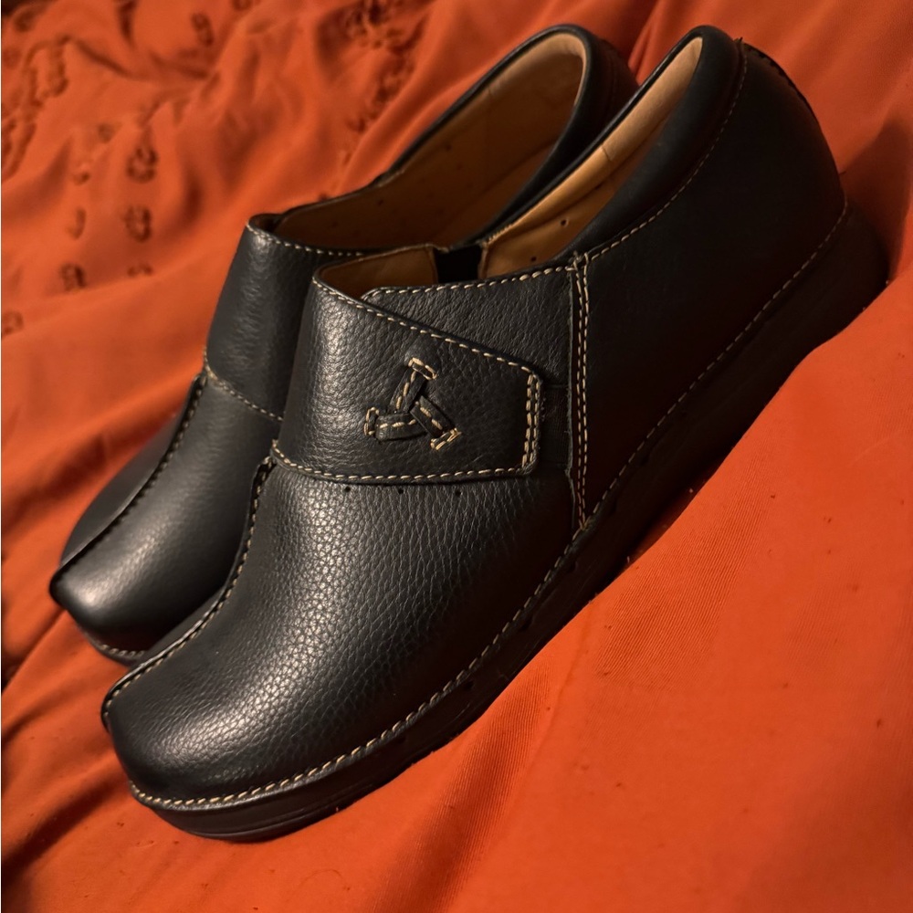 Clarks Black Leather Women's Loafers